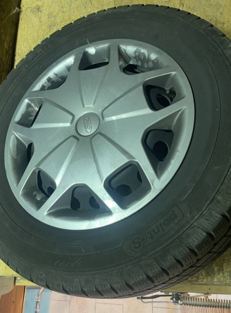 Ford Tourneo Custom Lemezfelni Dísztárcsával !