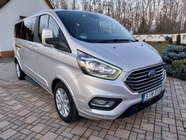 Ford Tourneo ..