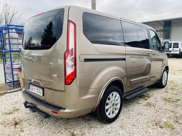 Ford Tourneo ..