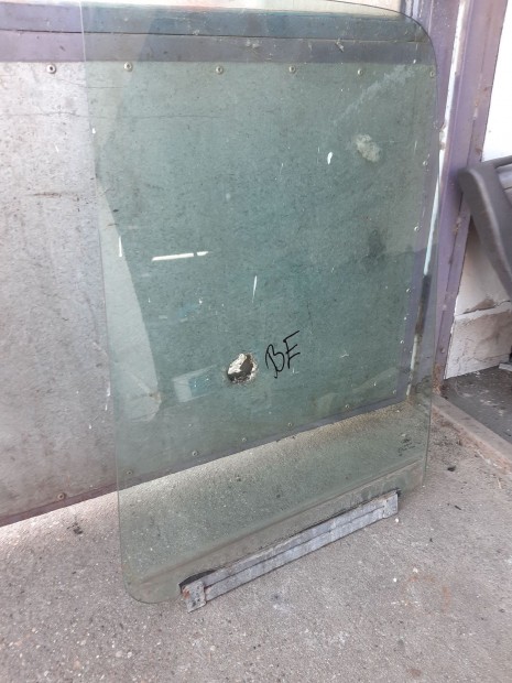 Ford Transit 00-06 Bal Első Lejáró Ablaküveg