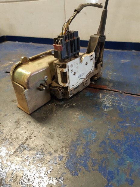 Ford Transit 00-06 Jobb Els� Ajt� Z�rszerkezet + K�zpontiz�r Motor