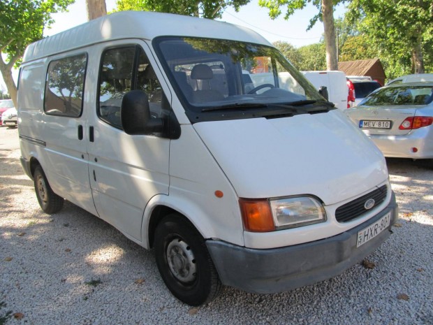 Ford Transit 2.5 TD 100 L 6 személyes Vonóhorog