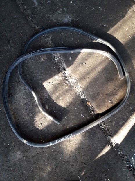 Ford Transit Connect Jobb Tolóajtó Gumikéder