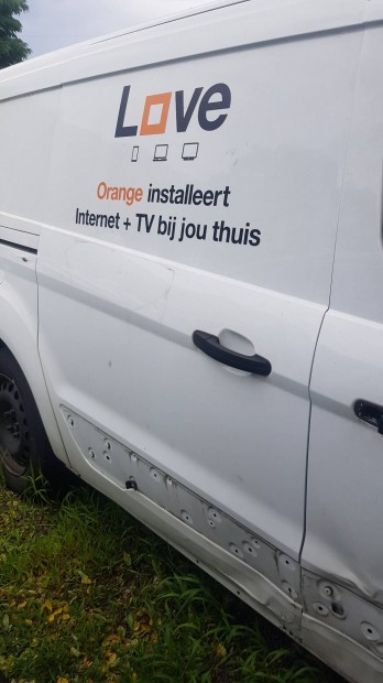 Ford Transit Connect jobb oldali tolajt 