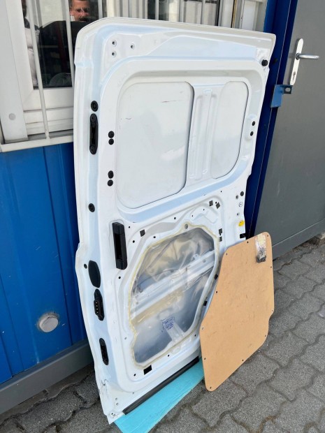 Ford Transit Courier 2018 jobb tolóajtó