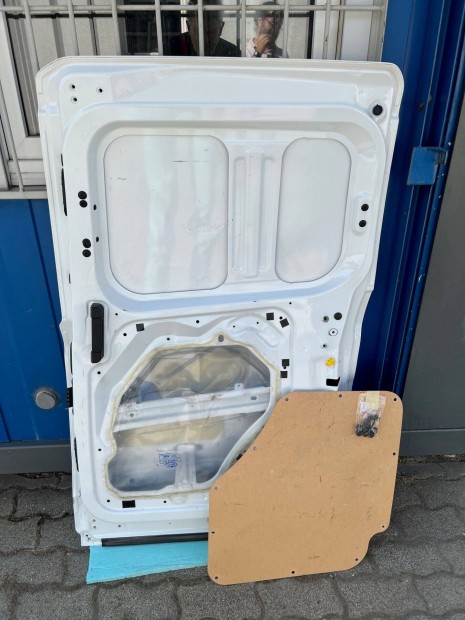 Ford Transit Courier 2018 serült jobb oldali tolóajtó
