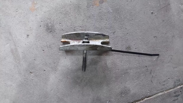 Ford Transit Custom MK7 MK8 12- Porlaszt� lefogat� lemez csavar 0549