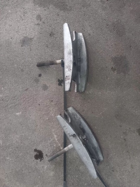 Ford Transit Custom MK7 MK8 12- Porlaszt� lefogat� lemez csavar 0884