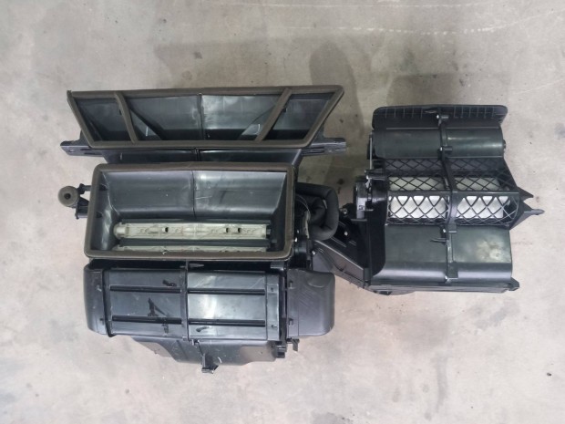 Ford Transit Custom MK8 12- Klímás fűtésbox fűtőradiátor tartó 9757