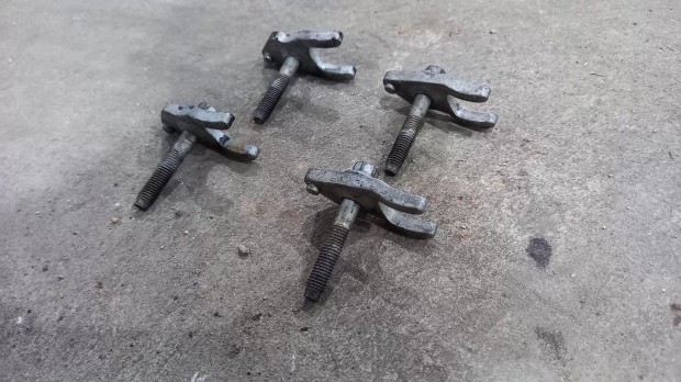 Ford Transit Custom MK8 Porlaszt� lefogat� csipesz csavar lemez 4209