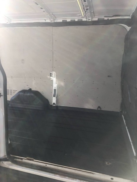 Ford Transit Magnszemlytl 