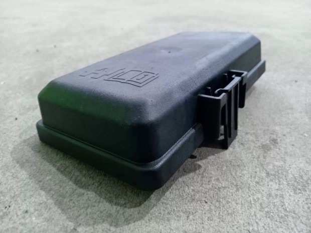 Ford Transit Tranzit 06- Biztos�t�kt�bla m�anyag fed�l burkolat 7058