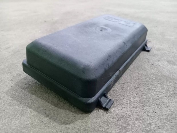 Ford Transit Tranzit 06- Biztos�t�kt�bla m�anyag fed�l burkolat 7059