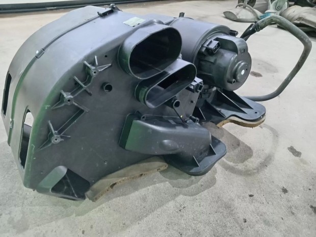 Ford Transit Tranzit 06- F�t�sbox f�t�radi�tor radi�tor tart� h�z 6871