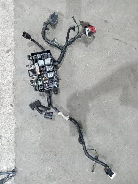 Ford Transit Tranzit 06- Motortér kábelköteg biztosíték tábla 6856