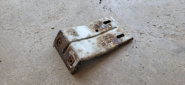 Ford Transit Tranzit MK6 00- Homlokfal l�mpakeret tart� lemez 3932