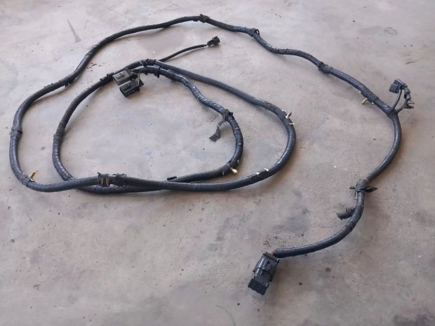 Ford Transit Tranzit MK6 00- Kasztni alatt k�belk�teg csatlakoz� 2035