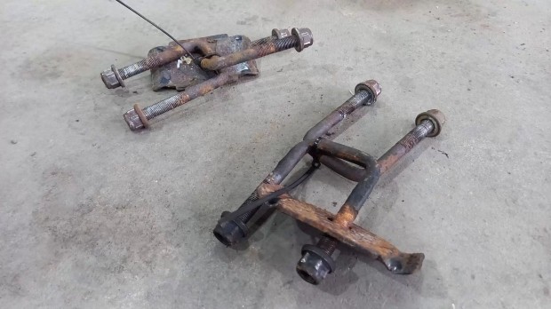 Ford Transit Tranzit MK6 00- Laprug� lap cupp�nt csavar t�ny�r 5867