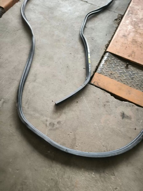 Ford Transit Tranzit MK6 MK7 Tol�ajt� ajt� gumit�m�t�s k�der g�der 672