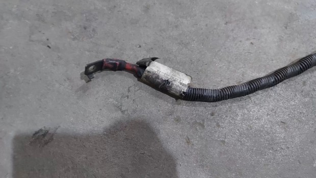 Ford Transit Tranzit MK7 06- Akksi pozit�v k�bel csatlakoz� saru 9916