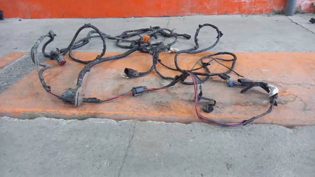 Ford Transit Tranzit MK7 06- Kasztni alatt k�belk�teg csatlakoz� 5952