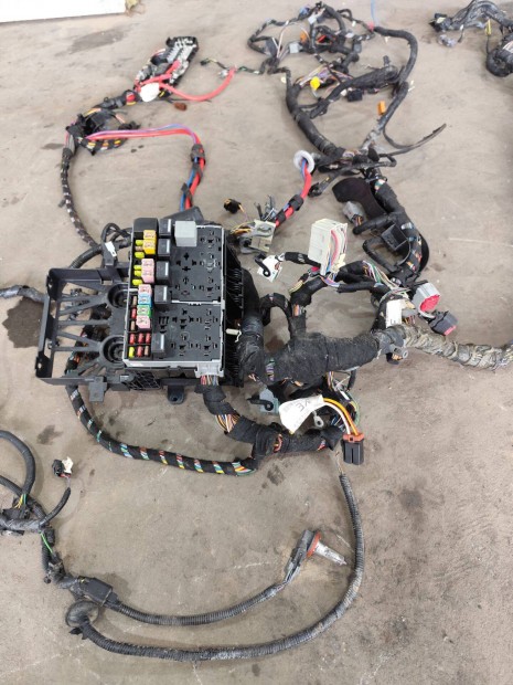 Ford Transit Tranzit MK7 06- Mszerfal biztostktbla kbelkteg 4517