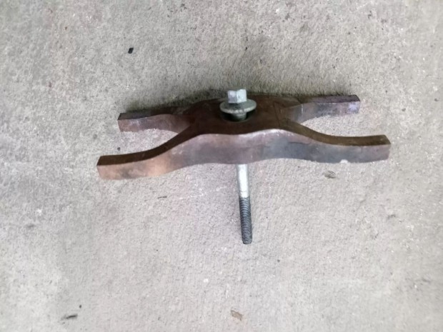 Ford Transit Tranzit MK7 06- Porlaszt� lefogat� lemez csavar 5956