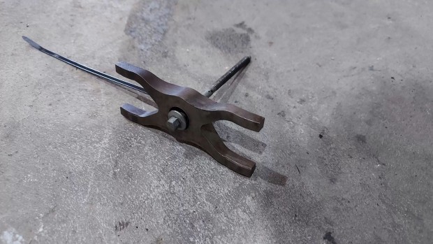 Ford Transit Tranzit MK7 06- Porlaszt� lefogat� lemez csavar 7117