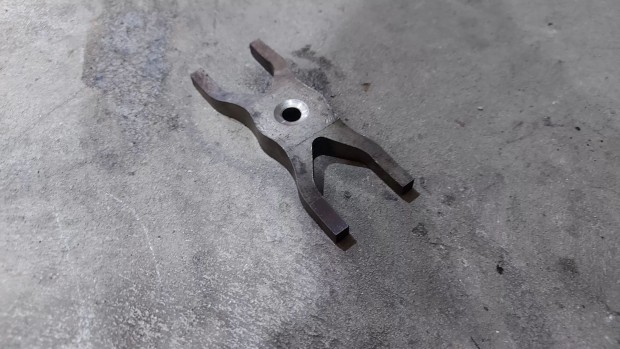 Ford Transit Tranzit MK7 06- Porlaszt� lefogat� lemez csavar 7119