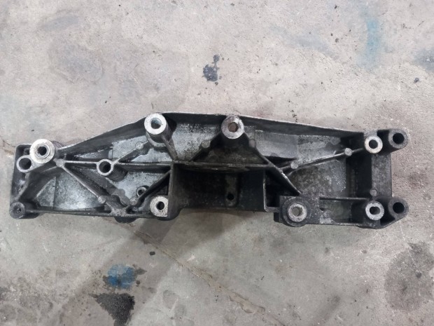 Ford Transit Tranzit MK7 Kompresszor szivattyú generátor tartó 0989