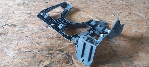 Ford Transit Tranzit MK8 14- Korm�nyoszlop alatt m�anyag bor�t�s 0298