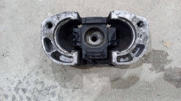 Ford Transit Tranzit MK8 16- Hátsó váltótartó motortartó gumibak 9813