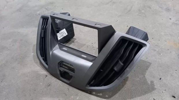 Ford Transit Tranzit MK8 M�szerfal r�di� keret k�z�ps� szell�z� 5007