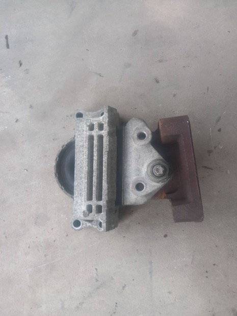 Ford Transit Tranzit Mk6 00 Motortartóbak motor tartó bak konzol 11680