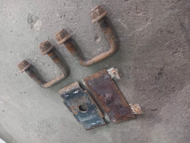 Ford Transit Tranzit Mk6 00- Laprug� lap cupp�nt csavar t�ny�r 11674