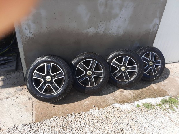 Ford Transit alufelni gumikkal
