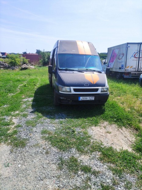 Ford Transit cserlhet, elad