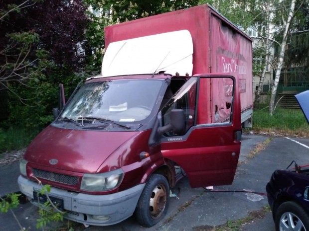 Ford Transit f darabok.