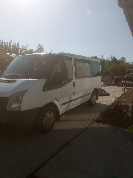 Ford Transit kisbusz elad 