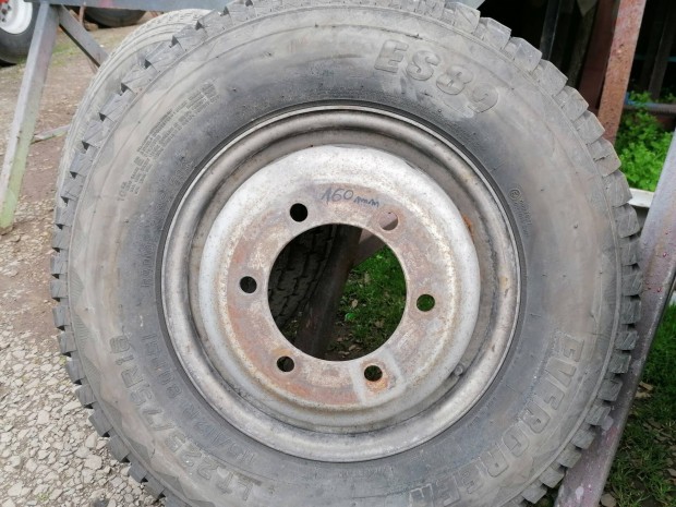 Ford Transit kisteherautó pótkerekek eladók.