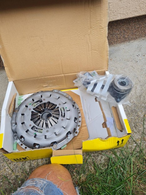 Ford Transit kuplung szett kinyom�csap�ggyal 2007-t�l