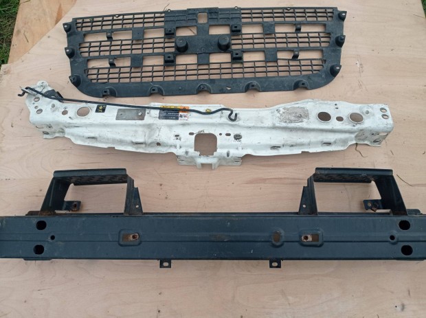 Ford Transit mk7 alkatrészek egyben elvihetők