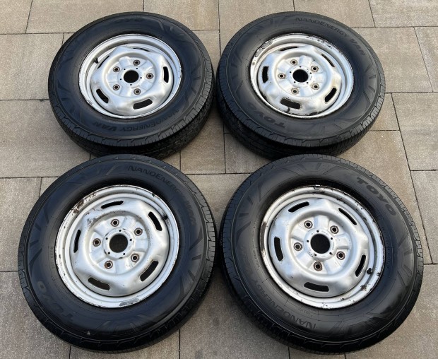 Ford Transit nyari kerek garnitura