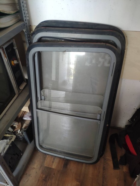 Ford Transit oldal üveg