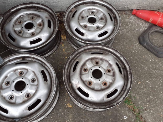 Ford Tranzit 16"-os lemezfelnik