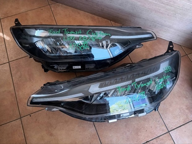 Ford Tranzit Custom jobb és bal LED fenyszóró