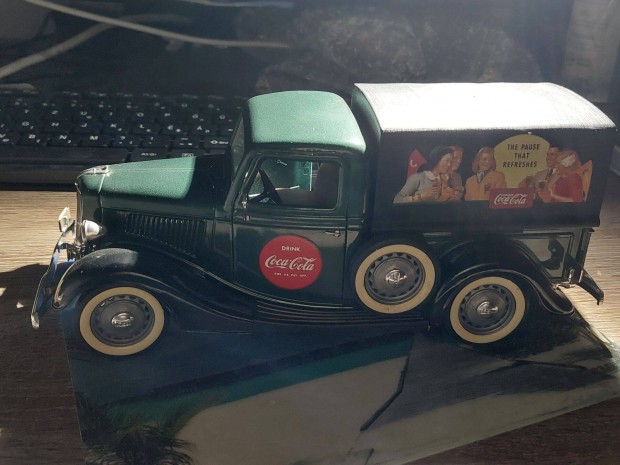 Ford V8 Coca Cola Pick Up Solido 1:18