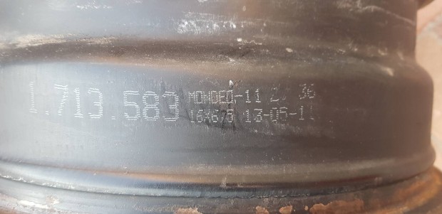 Ford ac�lfelni 16-os m�retben elad�.