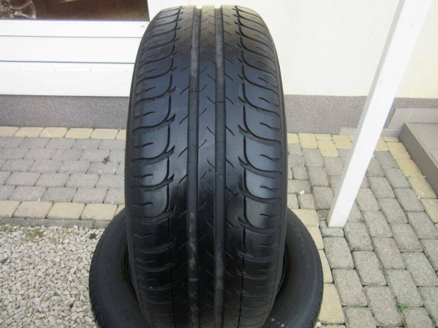 Ford ac�lfelni 185/65 R 14 BF Goodrich ny�rigumival elad�
