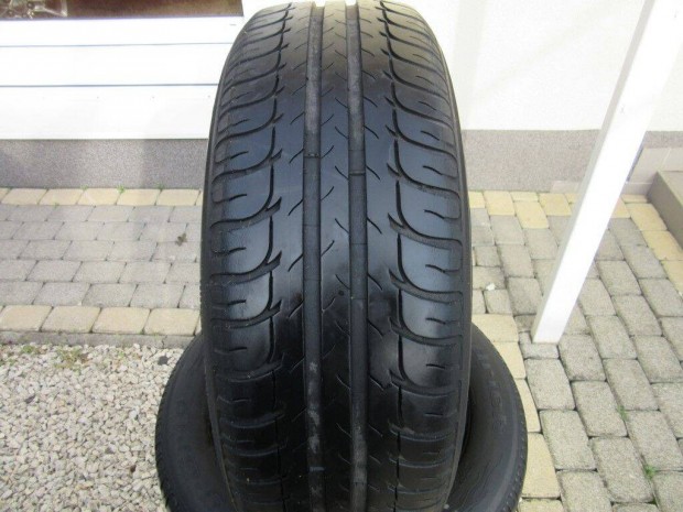 Ford acélfelni 185/65 R 14 BF Goodrich nyárigumival eladó